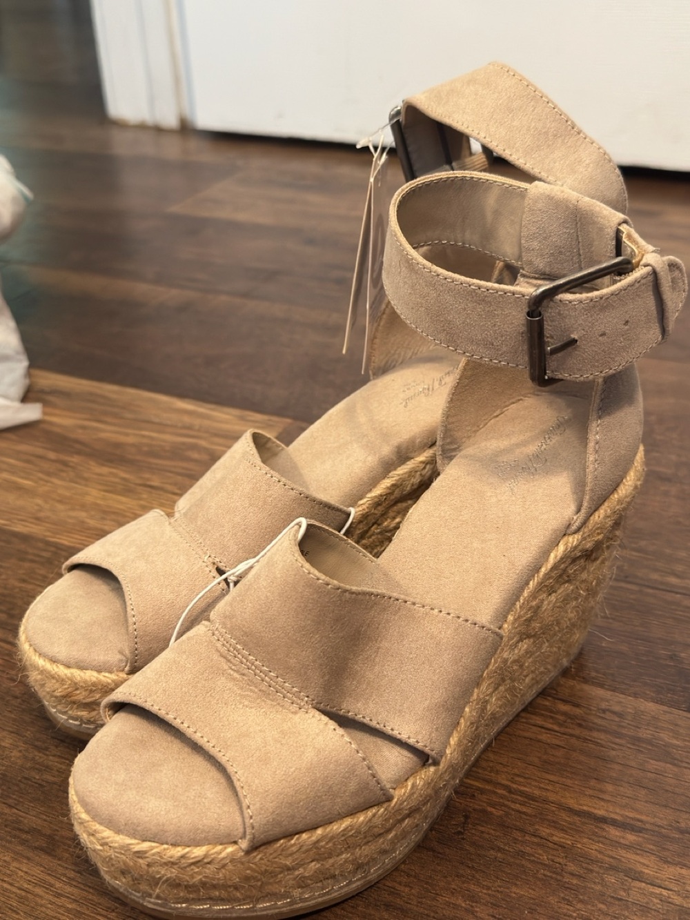 Universal Thread Beige Wedge Sandals - Picture 2 of 4